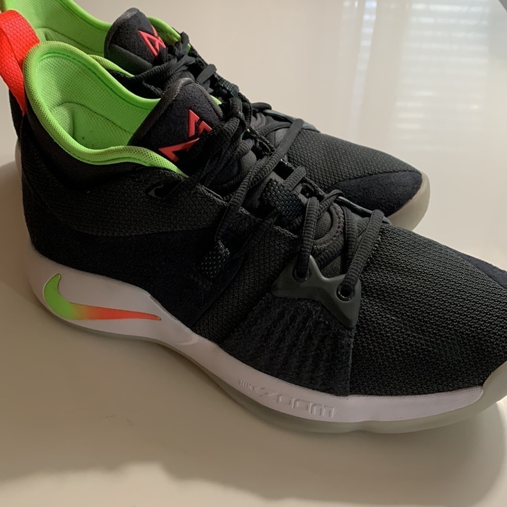 𝅺Nike Paul George PG2 Low Basketball Shoes